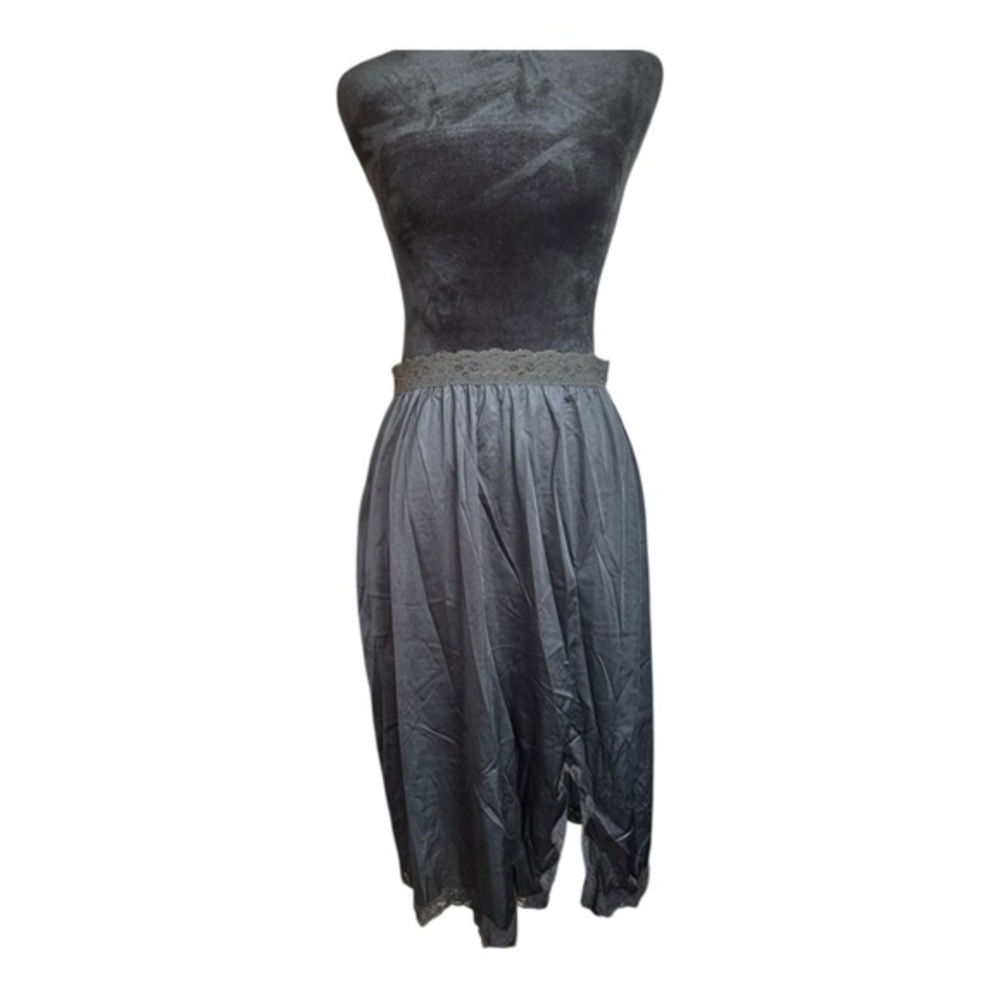 70s slip skirt with lace trim all nylon grungy‎ whimsy goth size large